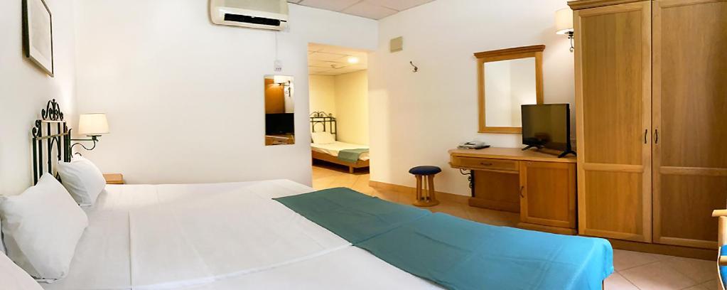 Standard Quadruple Room,1173568203:JPEG