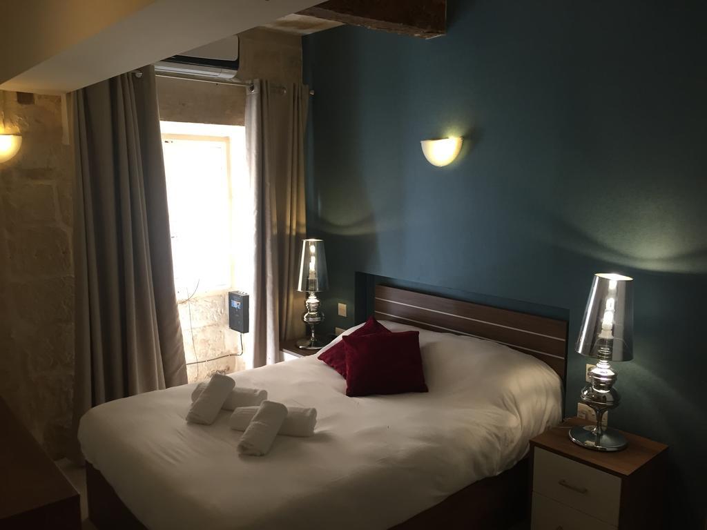 Superior One-Bedroom Apartment