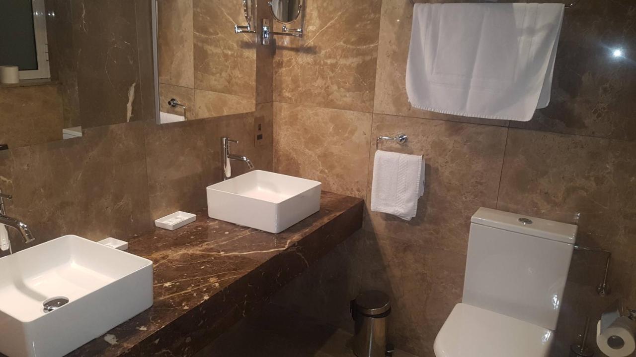Suite,714210076:JPEG