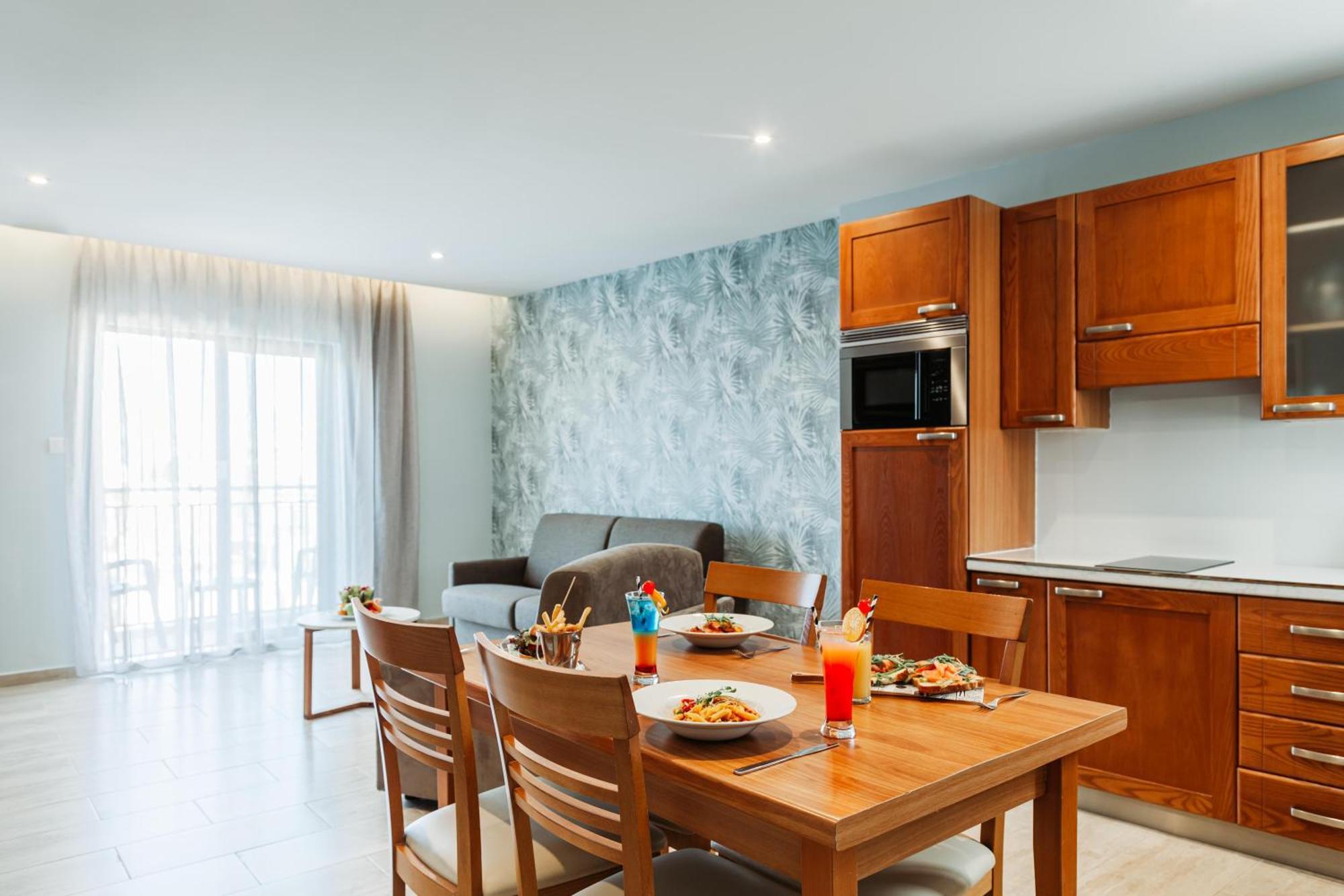 One-Bedroom Apartment,1278494614:JPEG