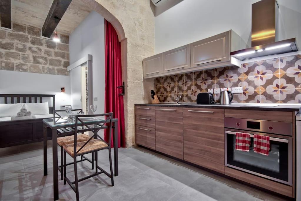 One-Bedroom Apartment,1320783202:JPEG
