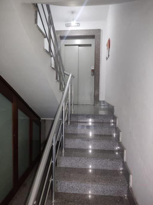 One-Bedroom Apartment,1348397990:JPEG