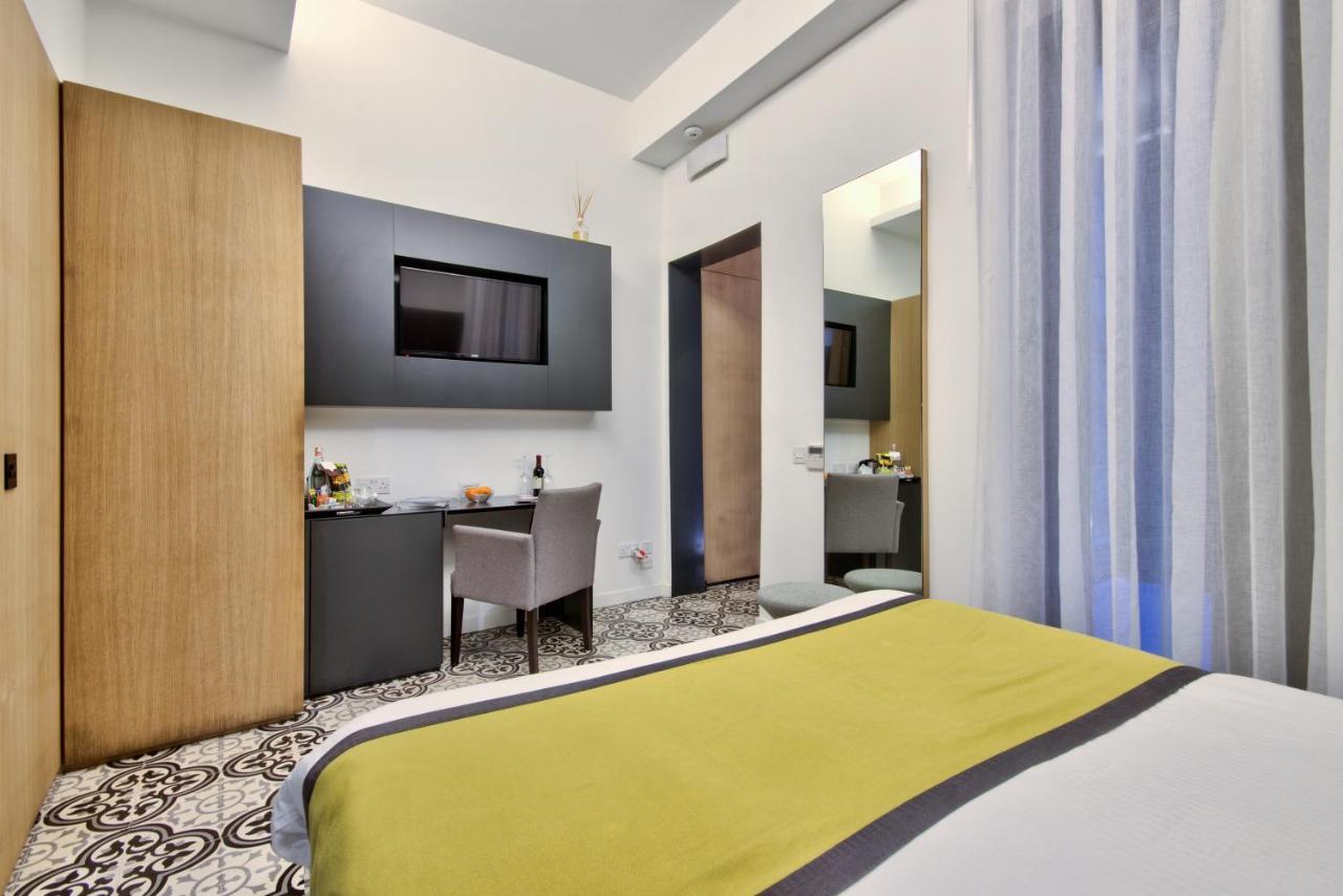 Doppelzimmer mit Patio