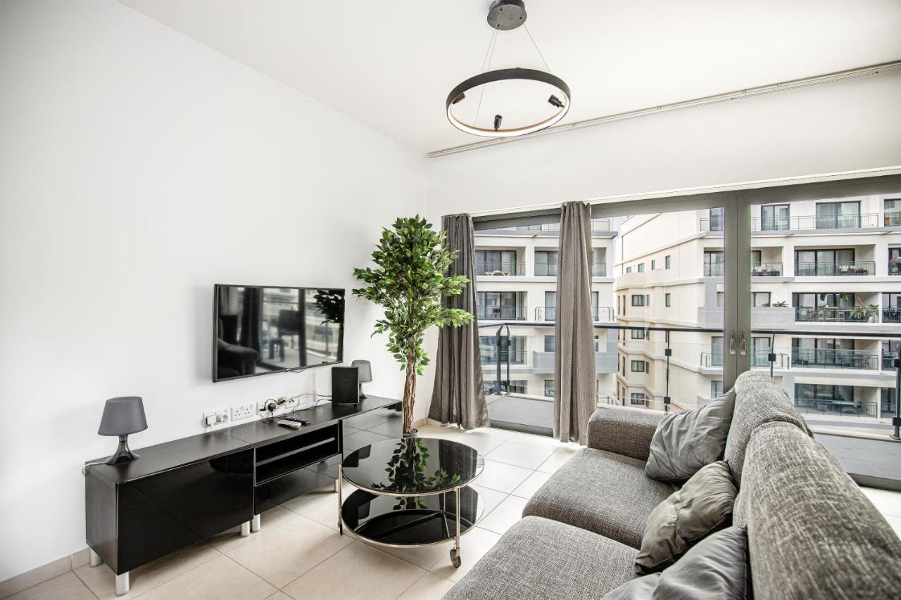One-Bedroom Apartment,1361258450:JPEG