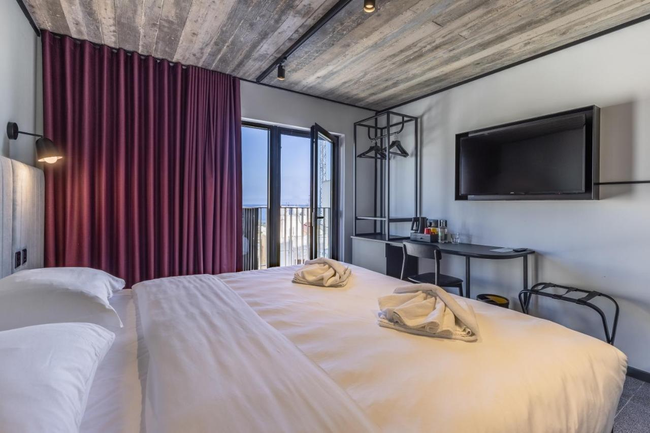 Standard Room with Courtyard View