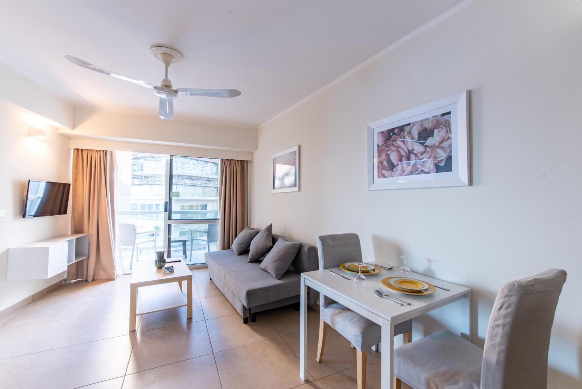 Suite with Sea View,1439784727:JPEG