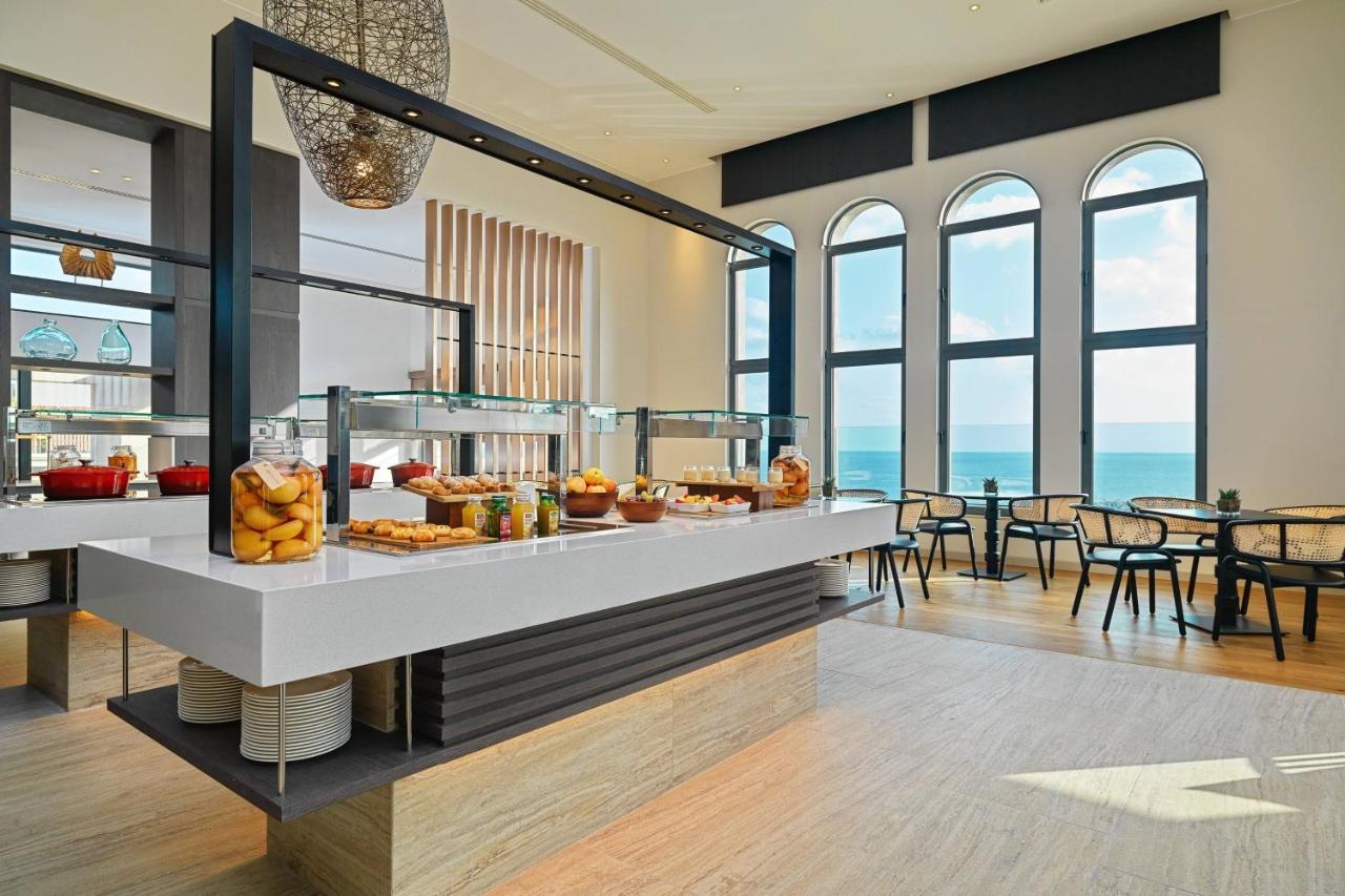 Executive Suite with M Club Lounge Access
