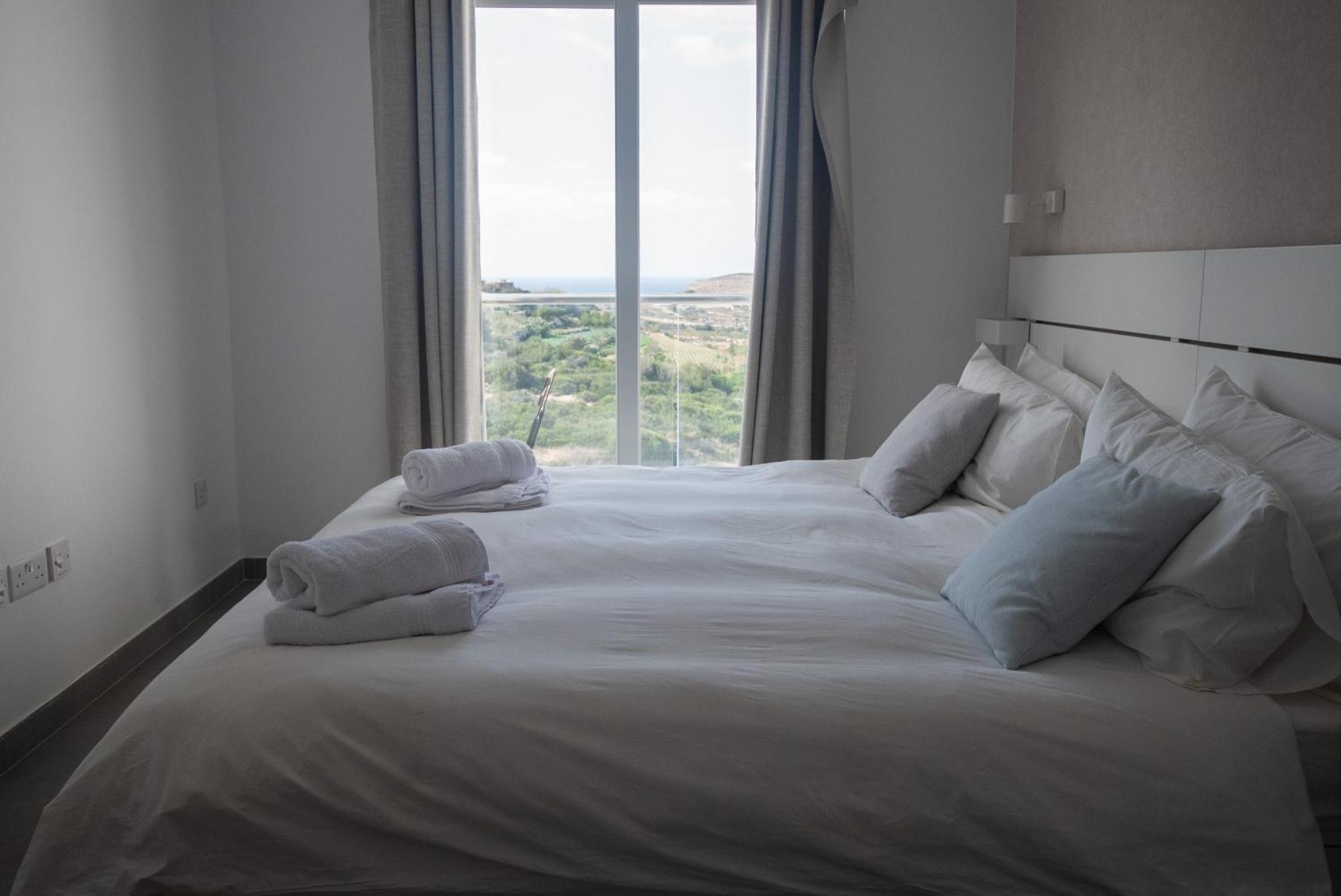 Double or Twin Room with Private Bathroom