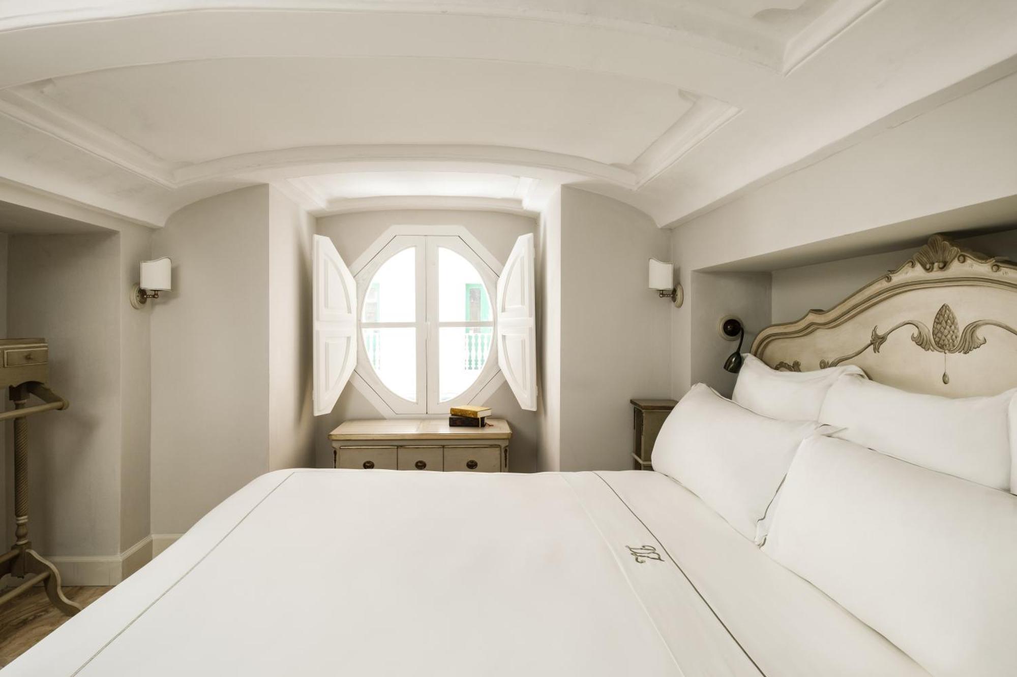 Deluxe Suite,1551310045:JPEG