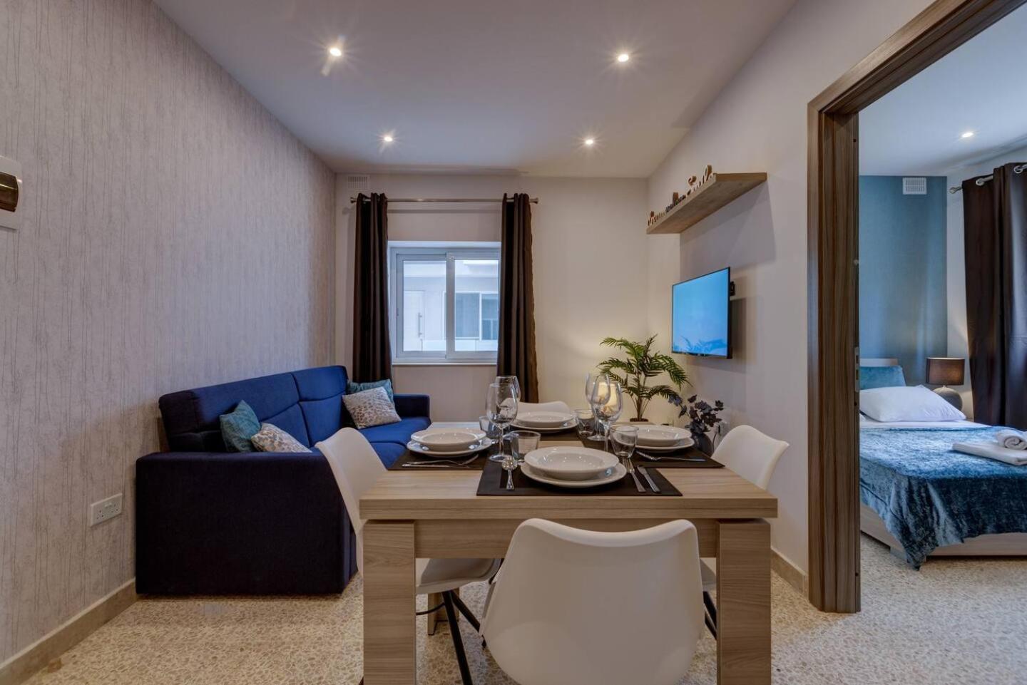 Double or Twin Room with Shower
