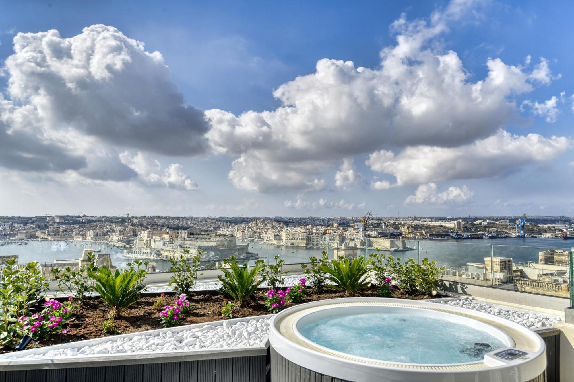Penthouse Suite with Sea View