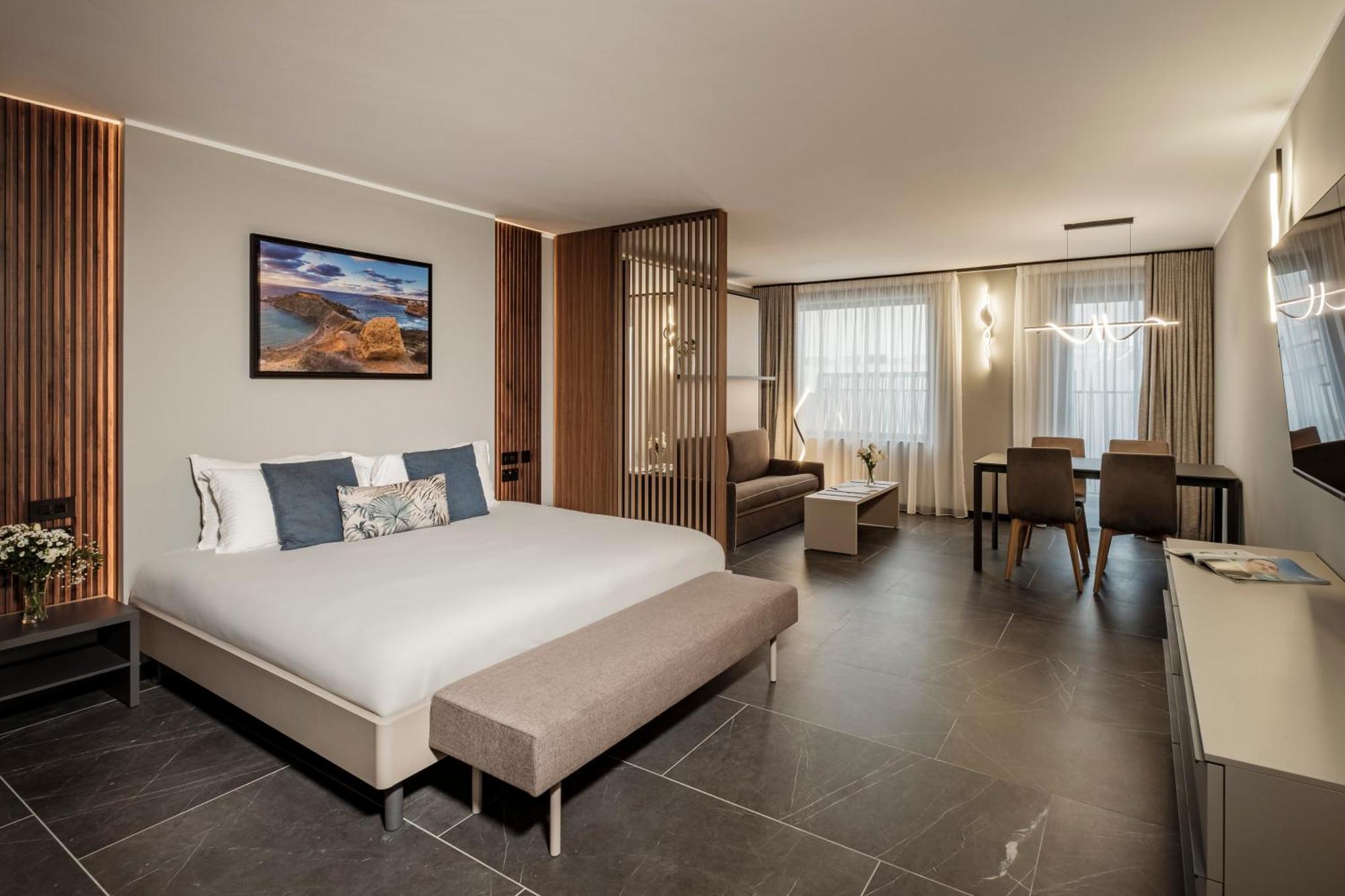 Junior Suite with Balcony
