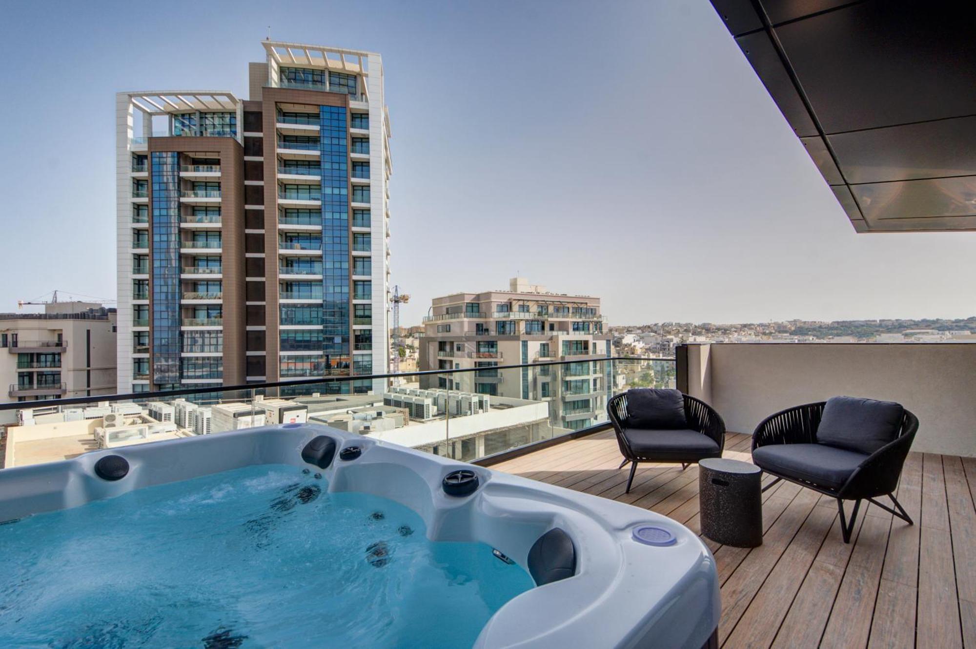 Executive Suite with Terrace and Outdoor SPA Bath