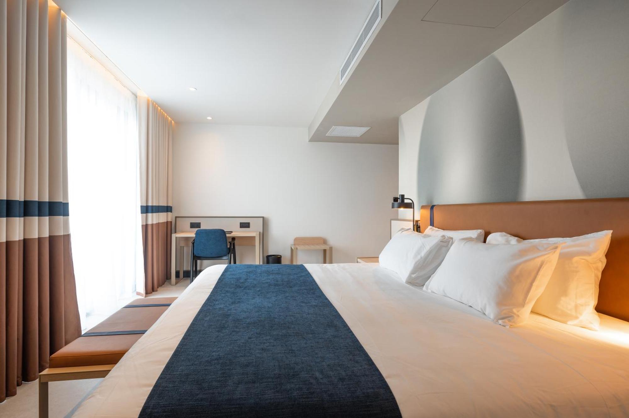 Deluxe kamer met Toegankelijke Douche en Balkon - Toegang voor Mensen met een Beperking