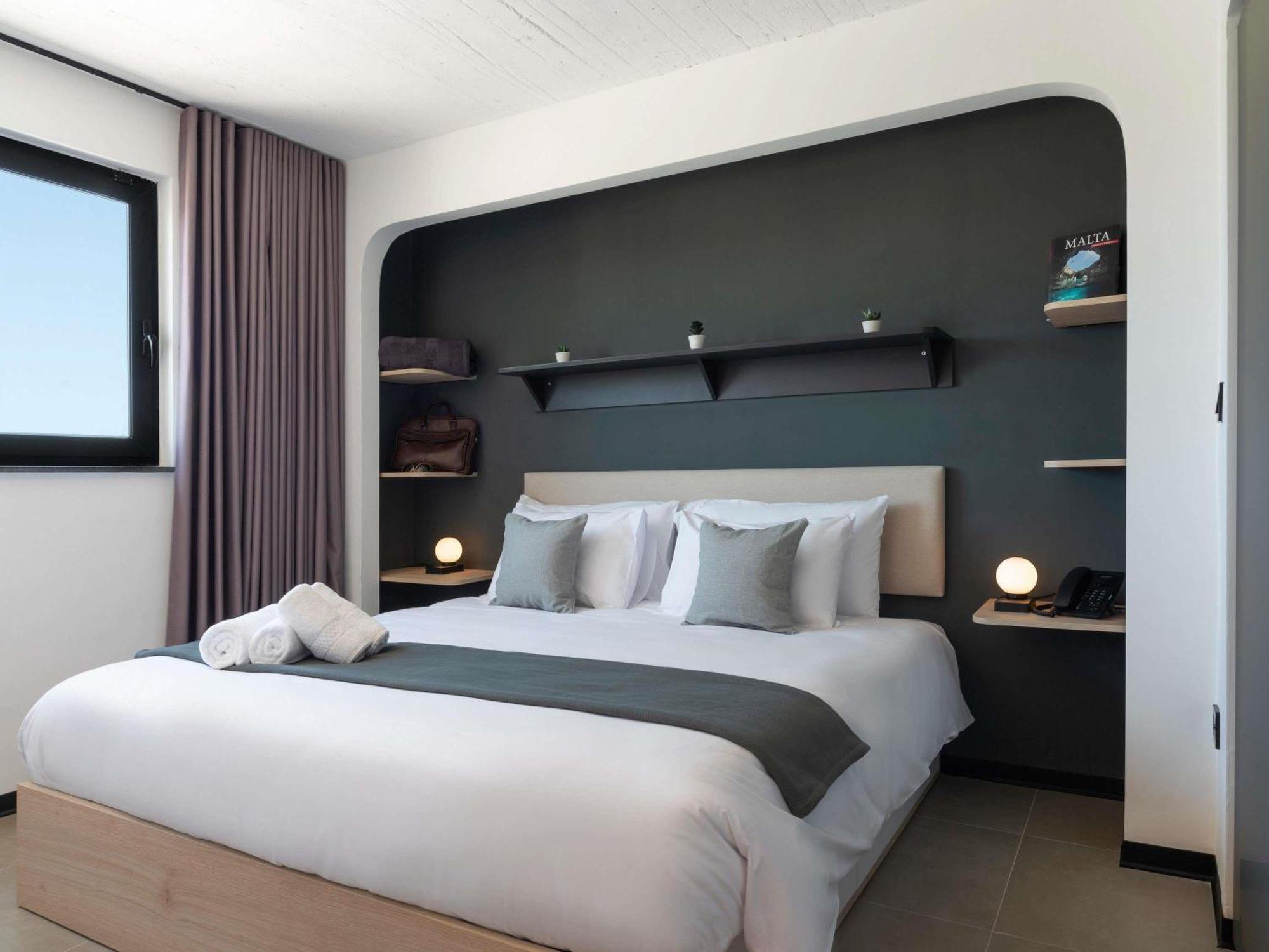 One Bedroom Apartment