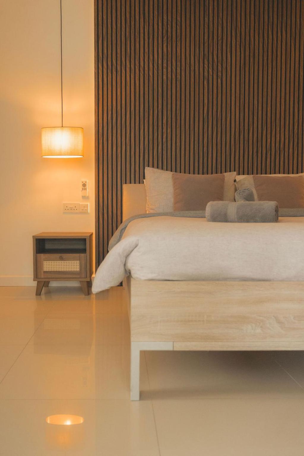 One-Bedroom Loft Apartment with Balcony,1747105134:JPEG