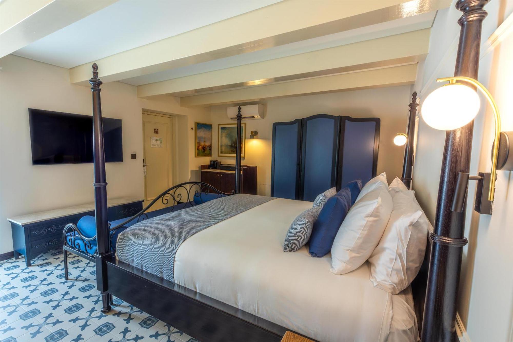 Chambre Lit King-Size Deluxe - Non-Fumeurs