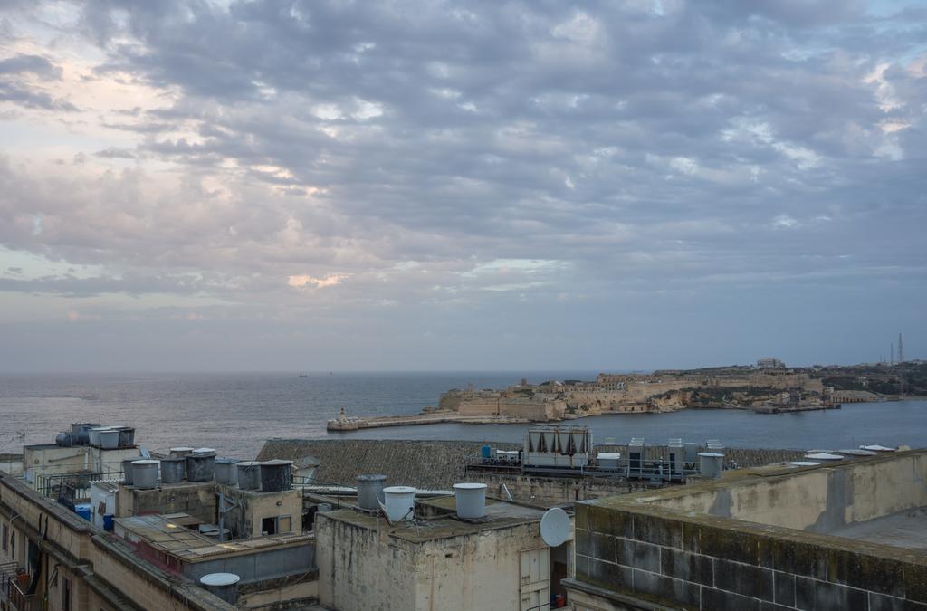 Studio,339960076:JPEG