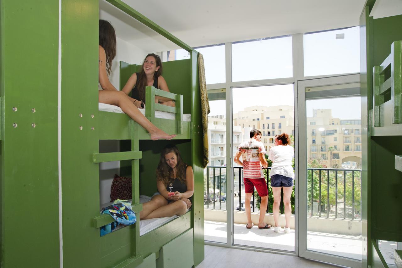 Bed in 12-Bed Female Dormitory Room,542916141:JPEG