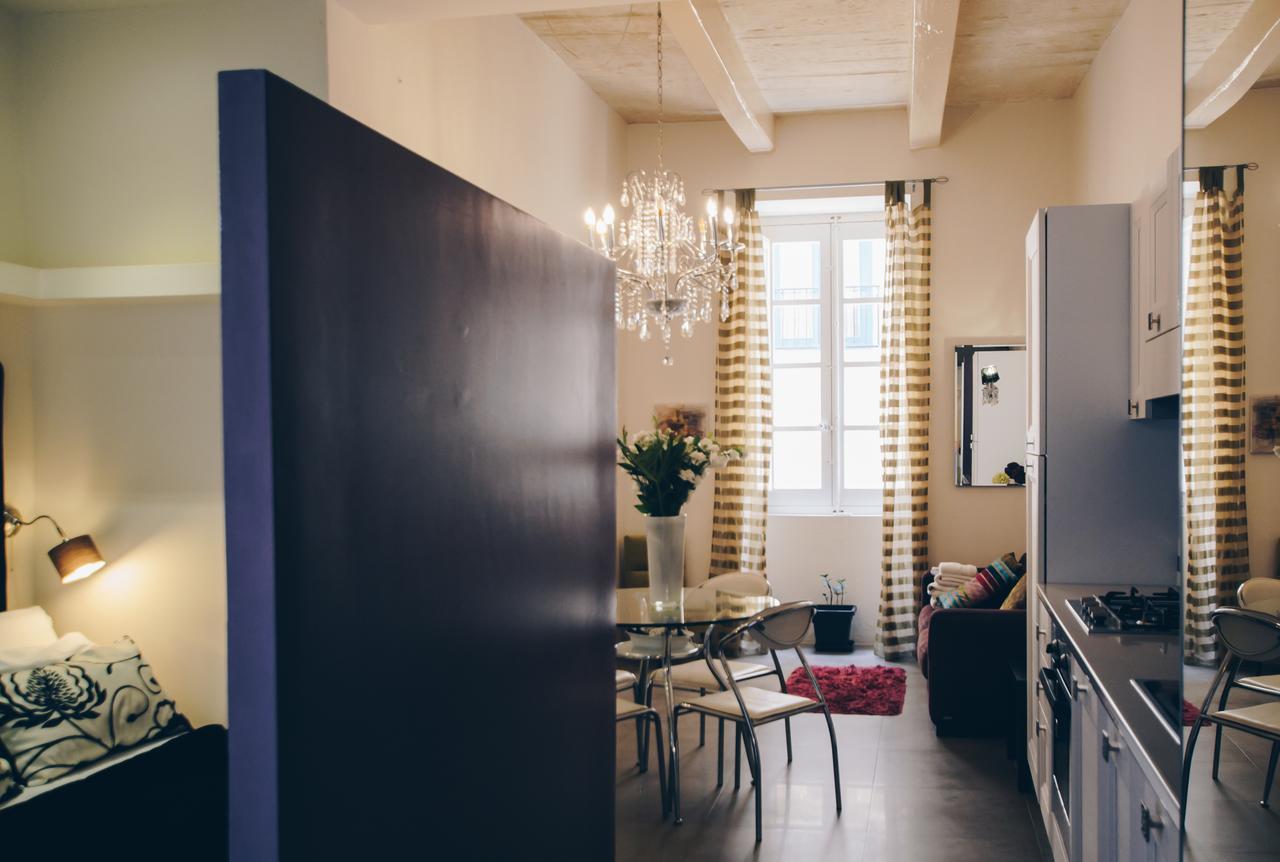 Studio,718637401:JPEG