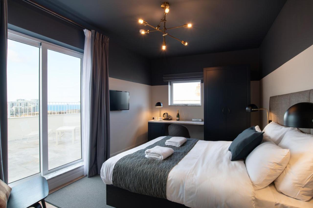 Deluxe Double Room with Roof Top Terrace and Hot Tub,844145000:JPEG