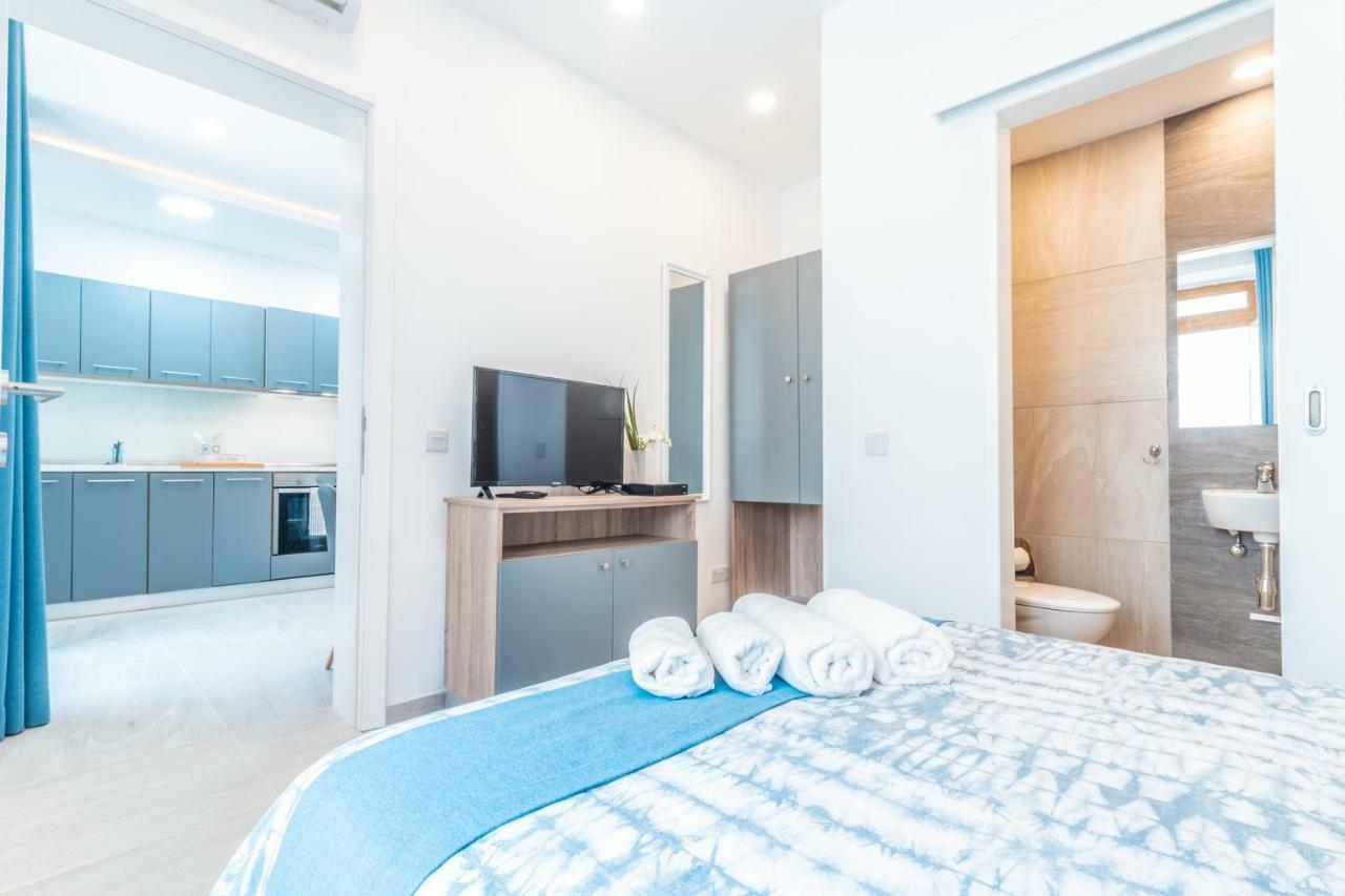 Deluxe Apartment