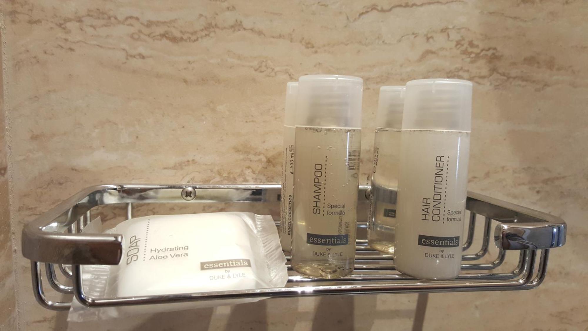 Suite,1622117322:JPEG