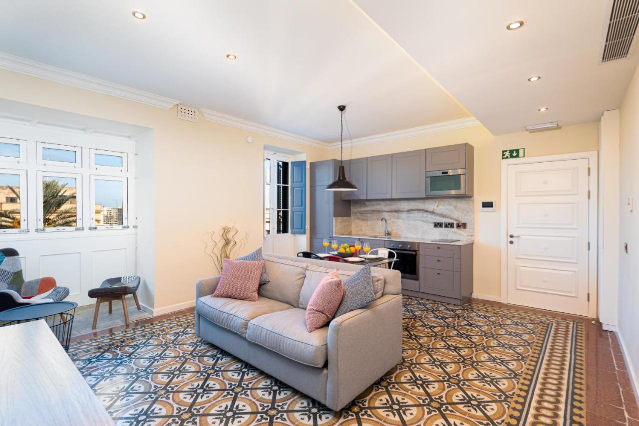 Two-Bedroom Apartment,998186745:JPEG