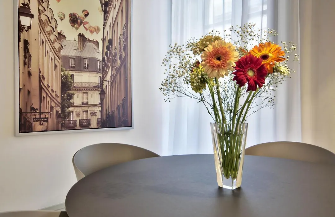 10 Strait Street Apartments-1
