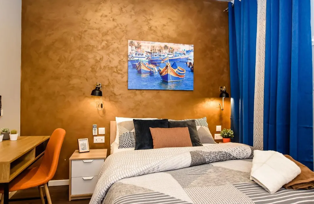 Cosy Albert'S Seaside Suites-1