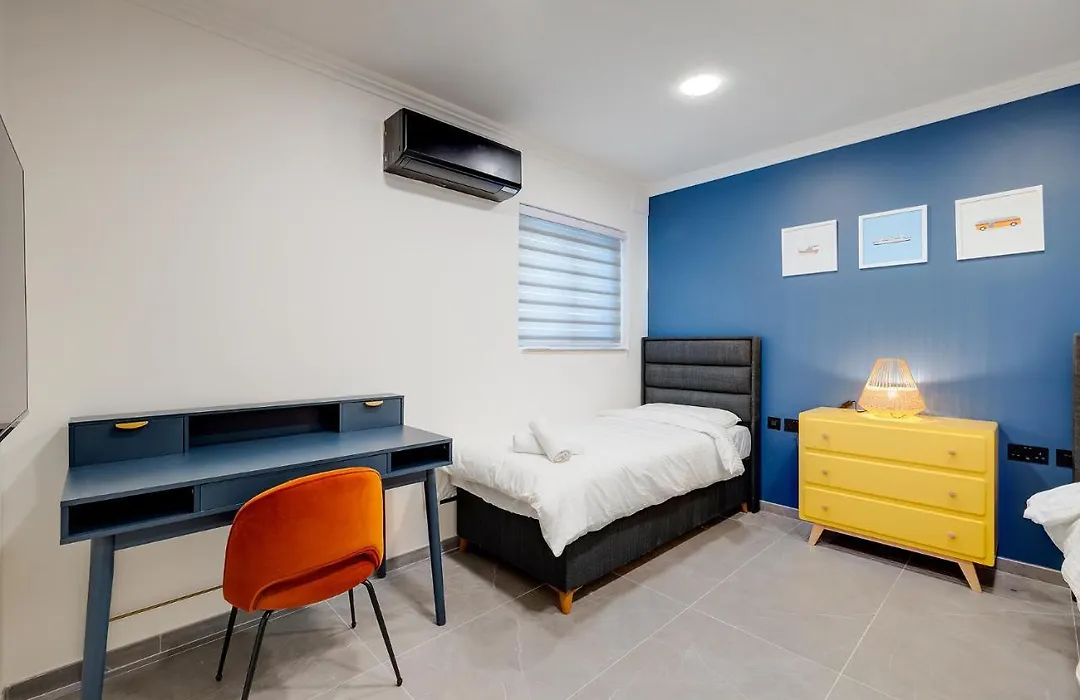 Art Deco Luxury Apartment, Central Location By Buena Vista-1