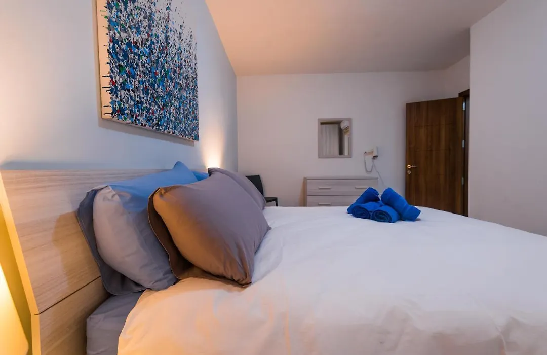 Sh5A-Qawra Prime Location 2 Bedroom Apartment-1