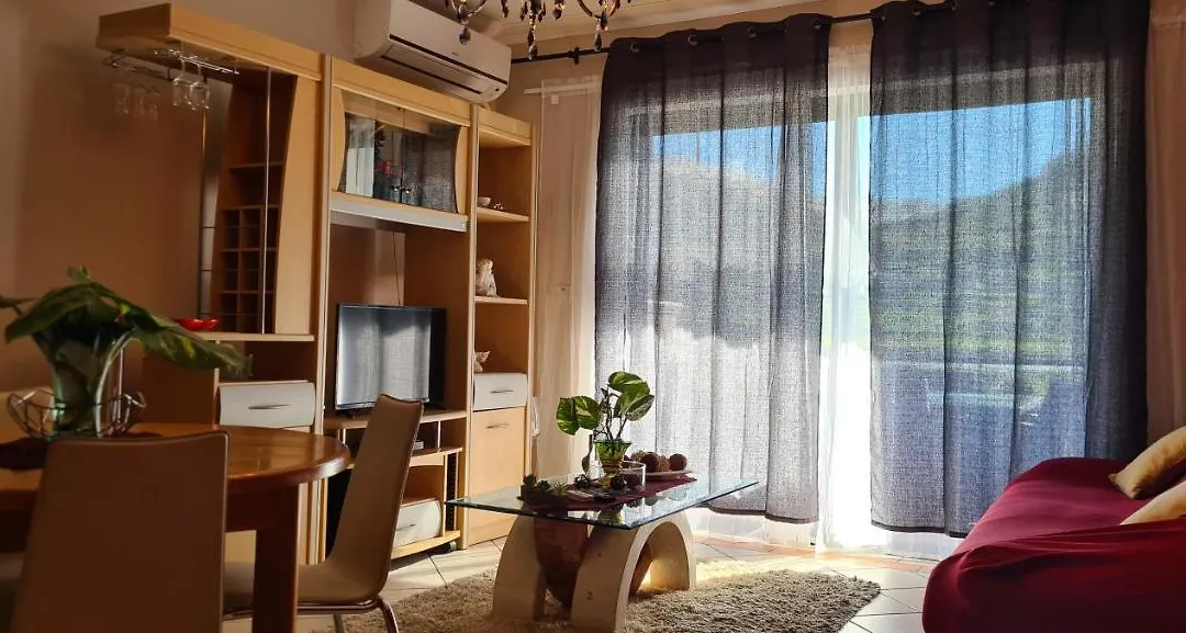 Mellieha Bay 3 Bedroom Apartment " Bliss On The Bay "-1