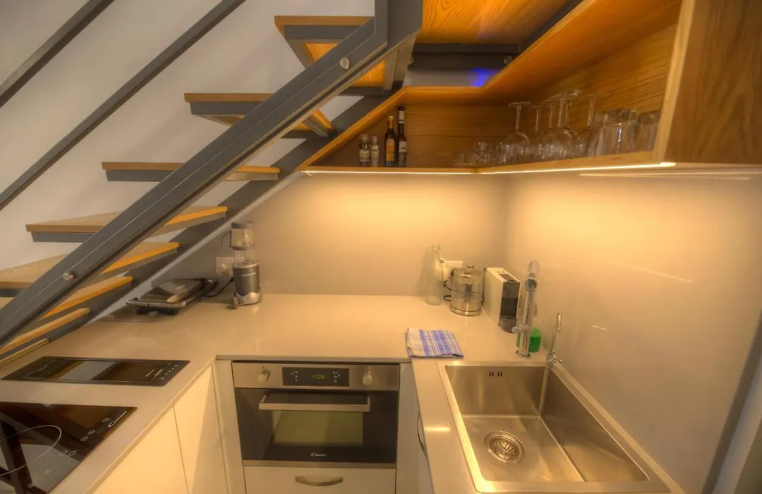 Cute And Modern Duplex Apartment In Ideal Location Rcas1-1-1
