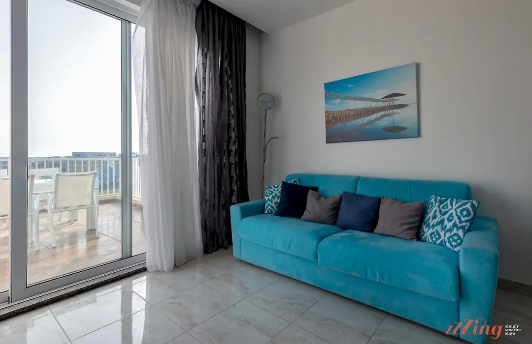Sunny Penthouse Wterrace And Open Views-1