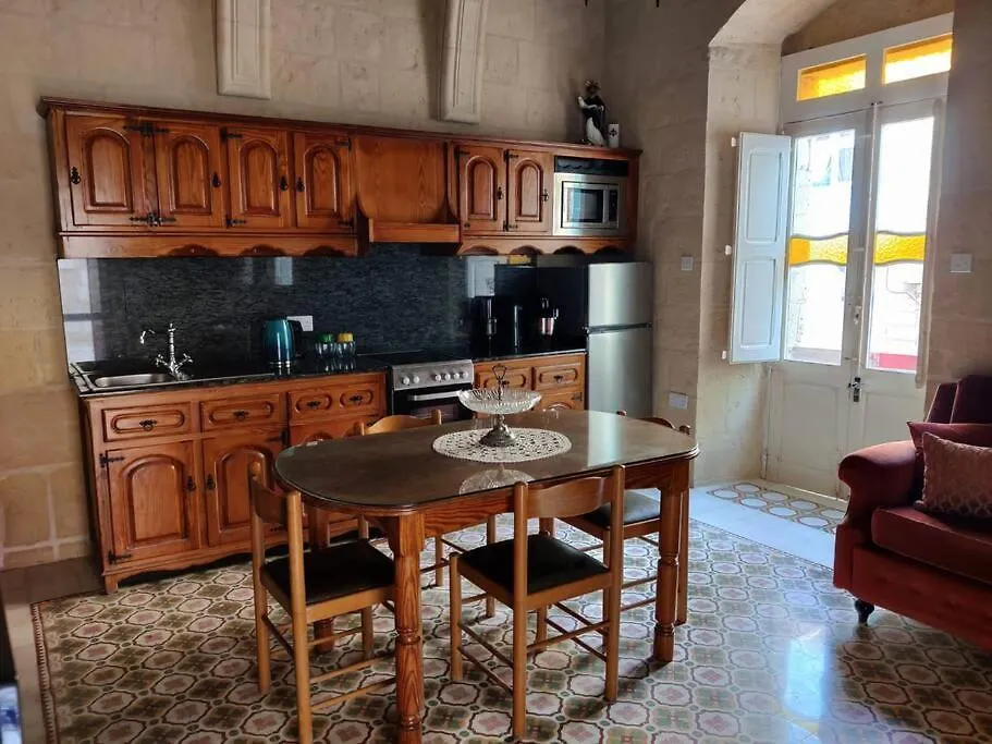 Cozy Corner House In Valletta - Authentic!-1