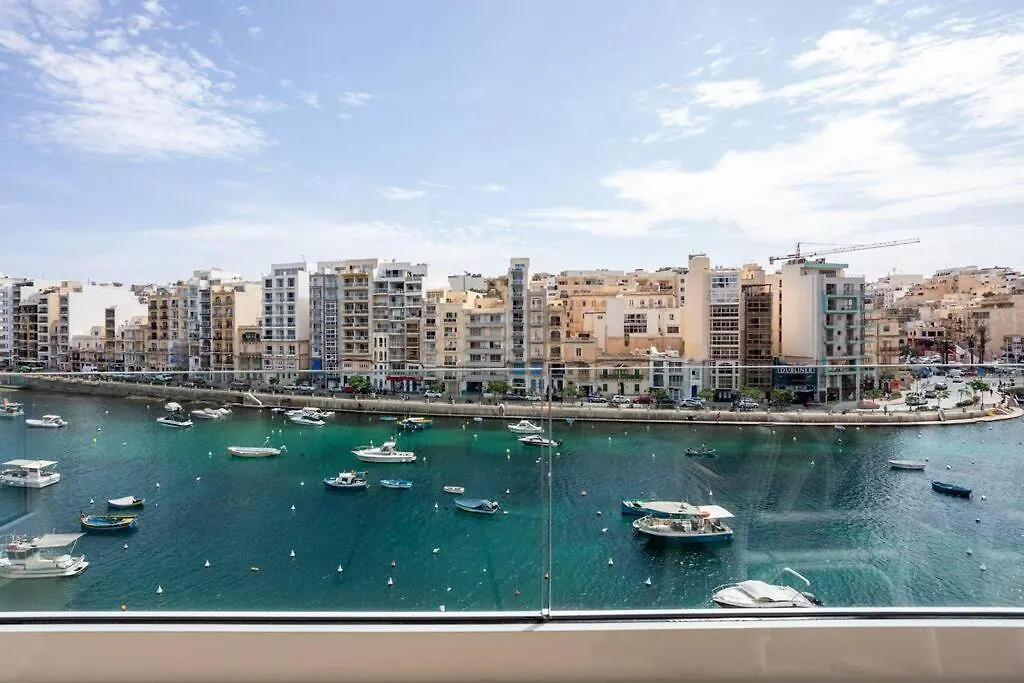 Exquisite 2-Bedroom Seafront Apartment In Spinola Bay-1