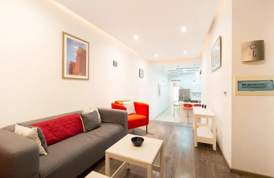 Dc36 -Spacious&Stylish 3 Bedroom Flat. Prime Zone-1