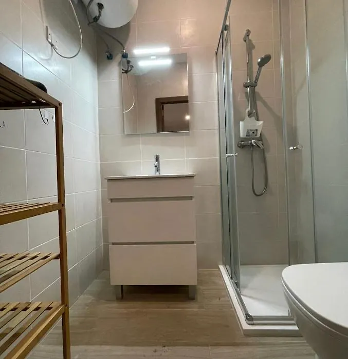 City Center Properties - Modern & Spacious - Room 3-1