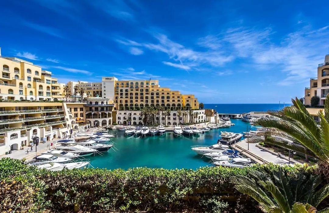 Deluxe 2Br Apartment In Central St Julians-1