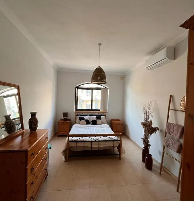 Lovely Room In A Sea-View Flat - Shared Bathroom-1