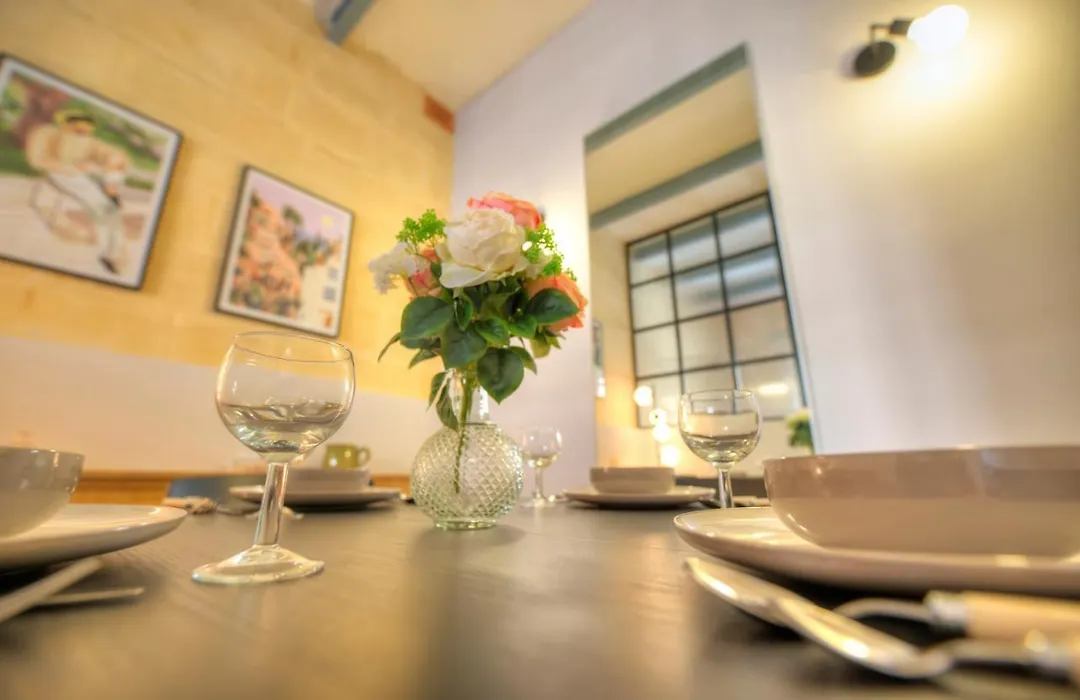 Beautifully Furnished Flat In The City Center Jbal1-1-1
