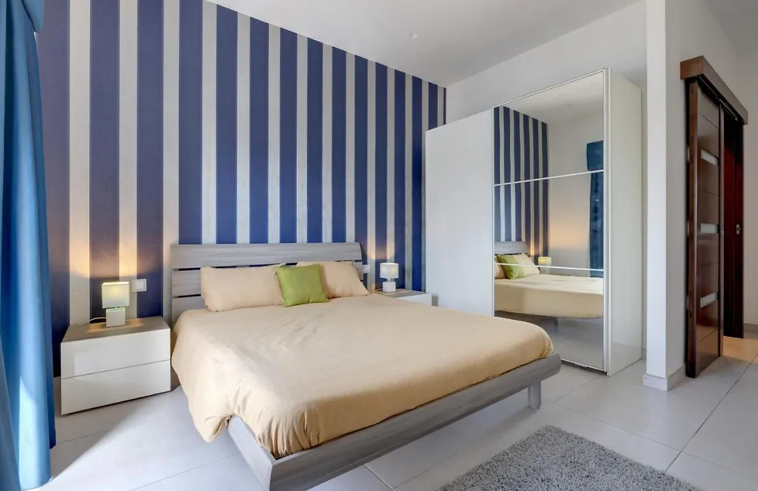 Seaview Apartment Top Location In Sliema-1