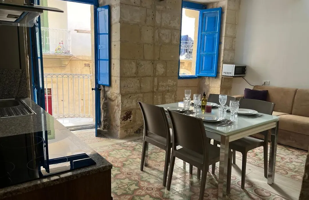Traditional Townhouse In The Hearth Of Valletta-1