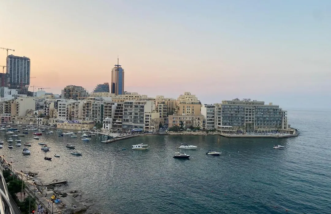 F2 - Lovely Two Bedrooms Flat Sea View, St Julians-1