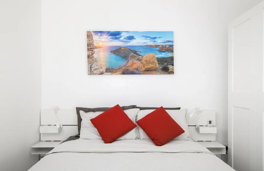 Modern 2 Bedroom Penthouse With Huge Terrace And Sea Views - 2 Mins From Sea - Qawra-1