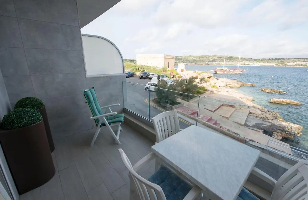 Beachfront Seaview Haven: Malta's Coastal Retreat-1