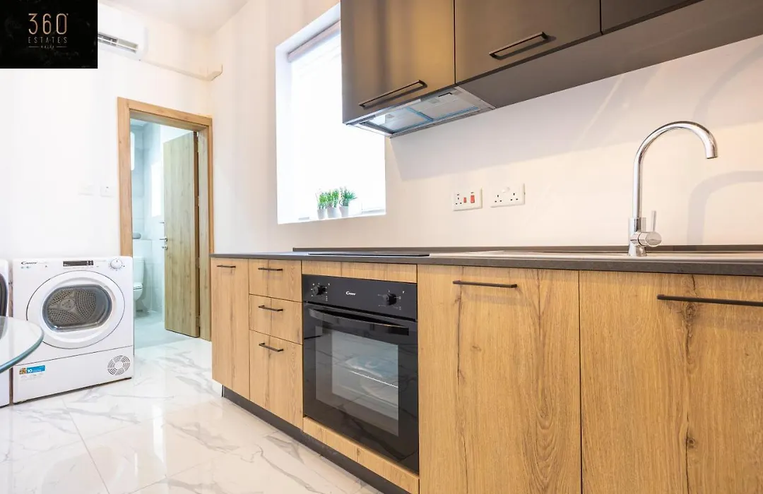 Beautiful, 2Br Duplex Apt Just Off Spinola & Wifi By 360 Estates-1