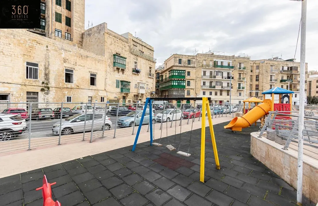 Seafront - Top Location, Top Floor With Wifi & Ac By 360 Estates-1