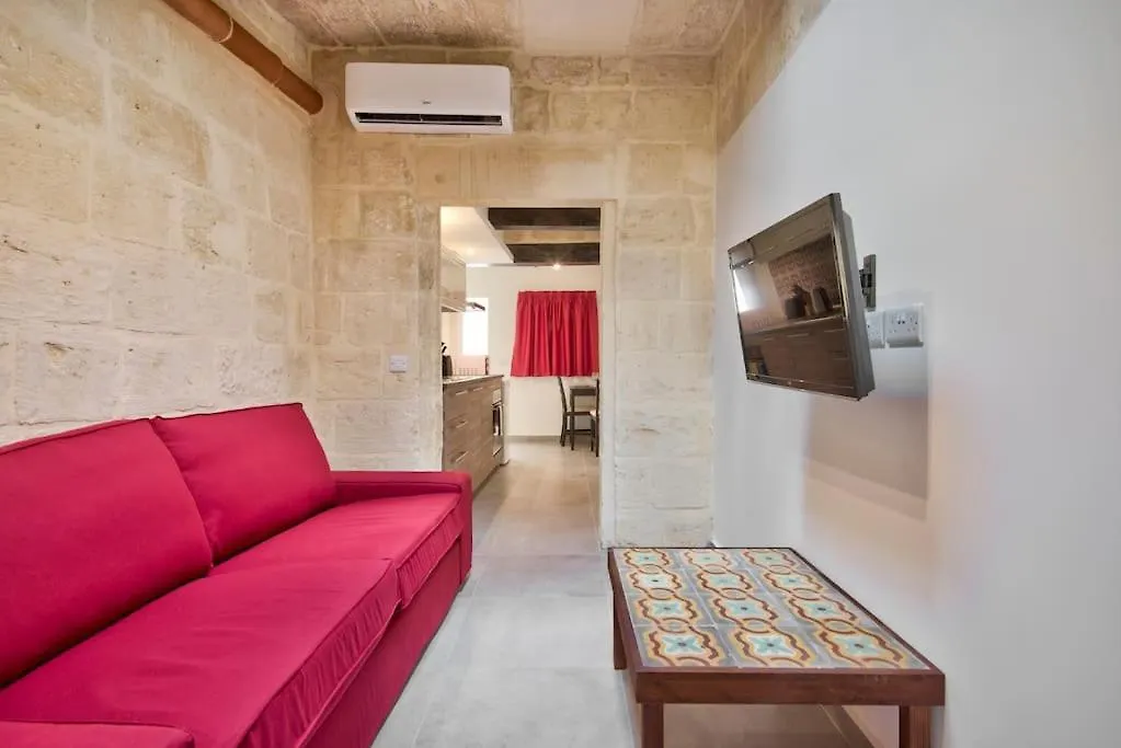 Old Lodge Apartment 7 By Vallettastay-1